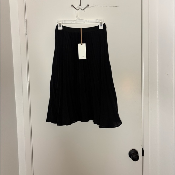 Grace Karin Dresses & Skirts - Grace Karin Black A-Line High-Low Skirt Knee-Length